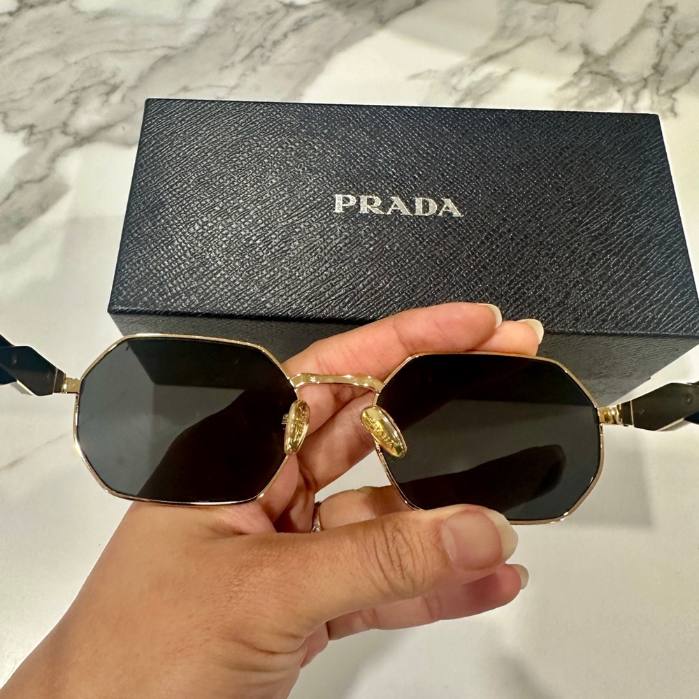 Unisex Prada Sunglasses - Picture 9 of 9
